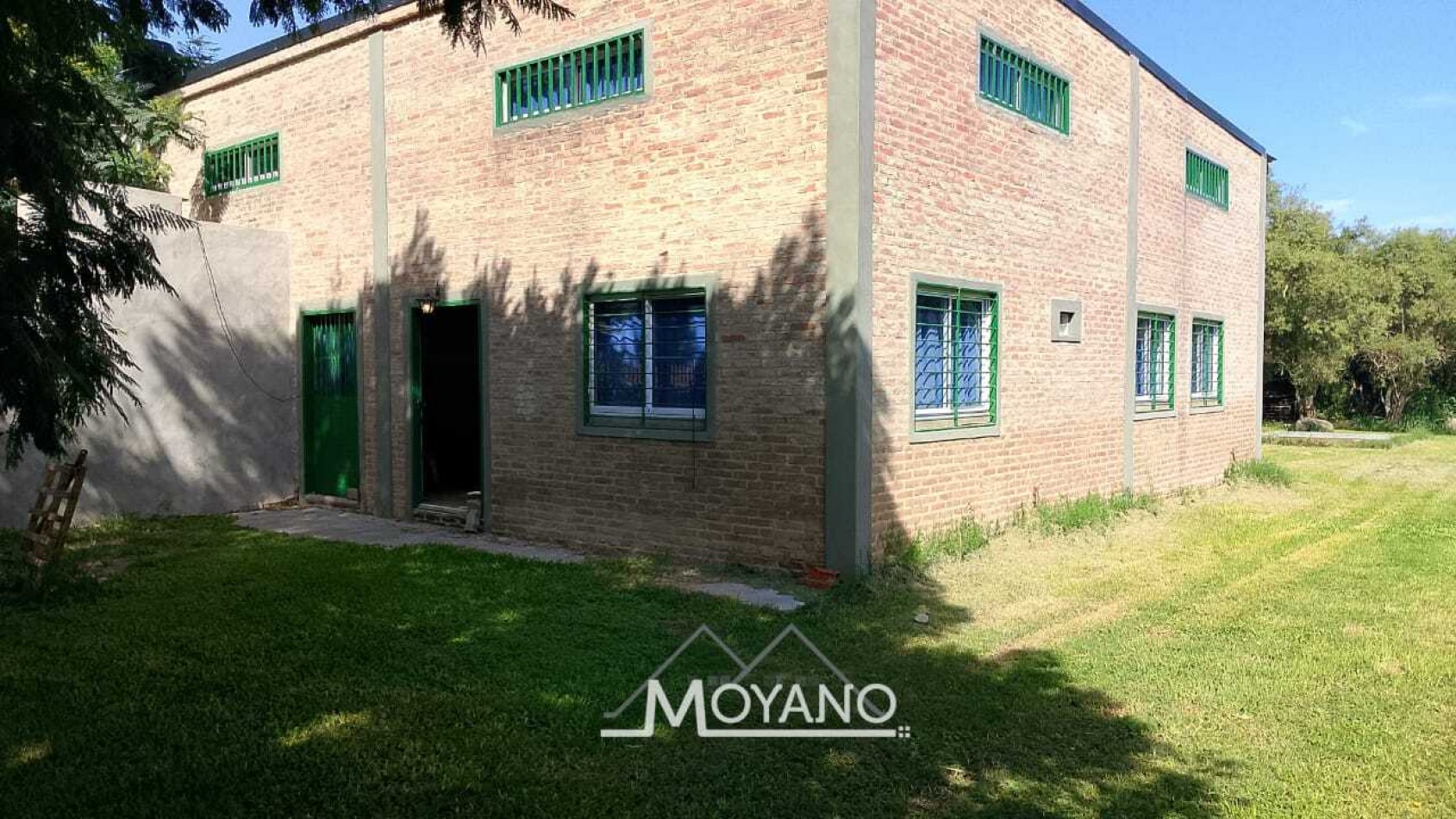 Casa Quinta en Venta en Colastine Sur - Espacio, Diseño y Entorno Natural
