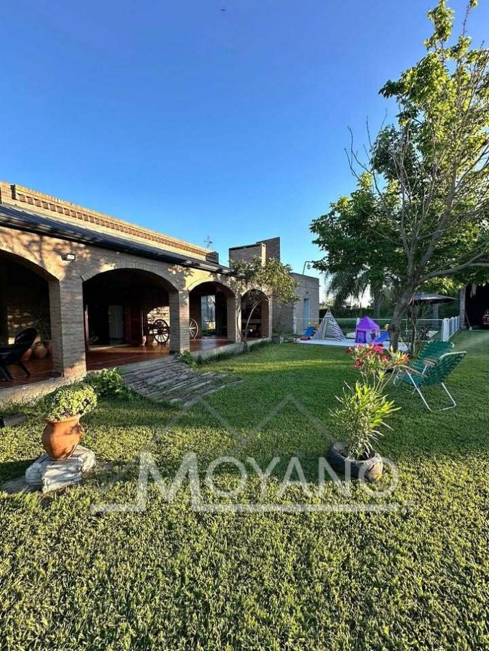 Casa Quinta en Barrio Los Conquistadores - Sauce Viejo