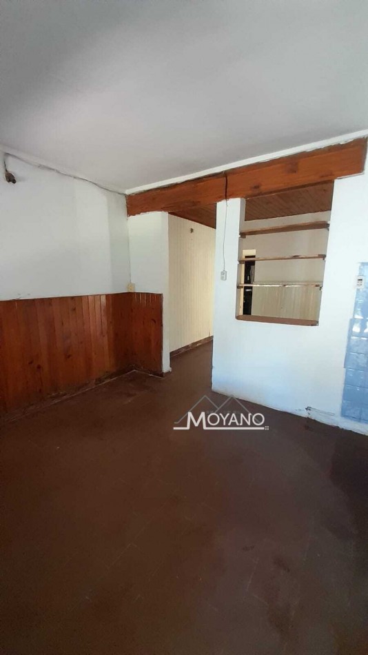 Departamento Interno 1 dormitorio a Refaccionar - Cerca del Centro, Frente al Colegio Sagrado Corazon