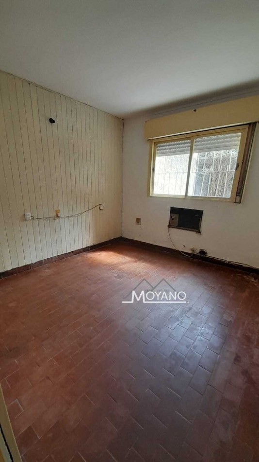 Departamento Interno 1 dormitorio a Refaccionar - Cerca del Centro, Frente al Colegio Sagrado Corazon
