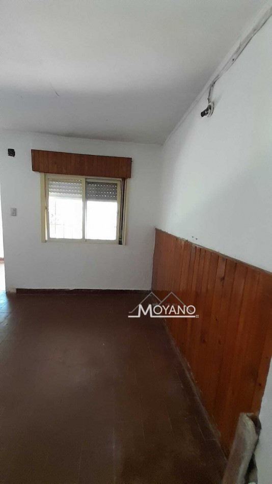 Departamento Interno 1 dormitorio a Refaccionar - Cerca del Centro, Frente al Colegio Sagrado Corazon