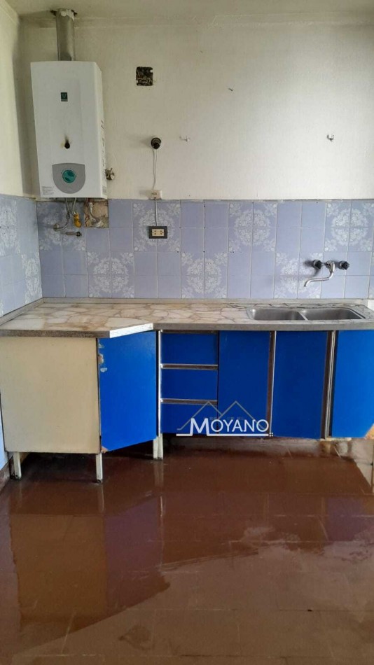 Departamento Interno 1 dormitorio a Refaccionar - Cerca del Centro, Frente al Colegio Sagrado Corazon